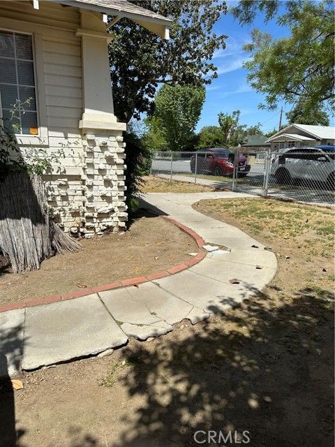 915 Pacific St, Bakersfield, CA | . Photo 5 of 14