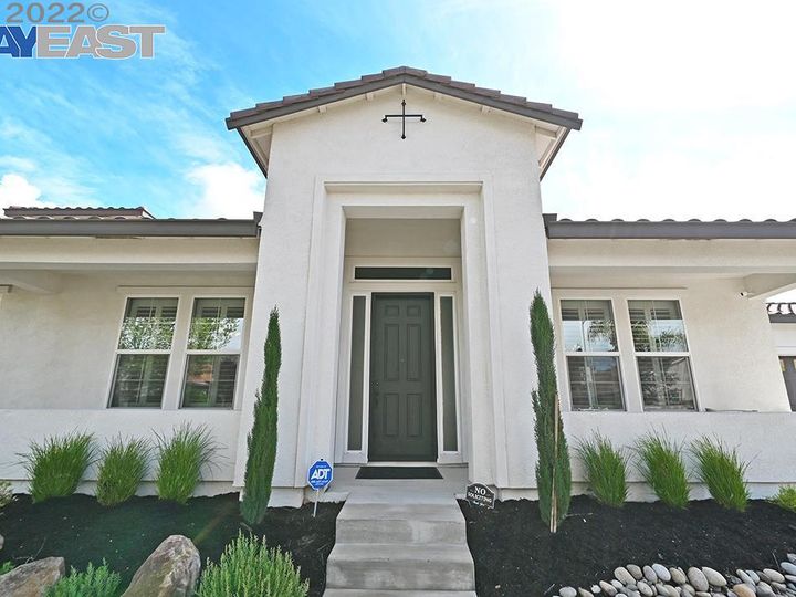 950 Griffith Ln, Brentwood, CA | Pulte. Photo 3 of 39