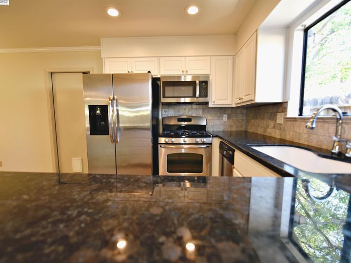 9864 Weeping Willow Dr, Stockton, CA | . Photo 5 of 21