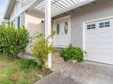 1231 Parkway Dr, Richmond, CA | Hilltop Green. Photo 5 of 48