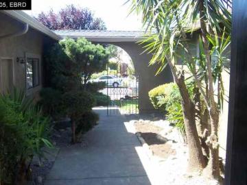 131 Quietwood Dr Vacaville CA Home. Photo 2 of 9