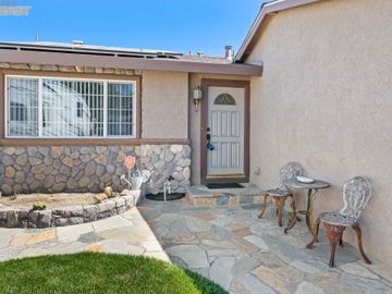 1323 Duncan Dr, Tracy, CA | Summergate. Photo 2 of 23