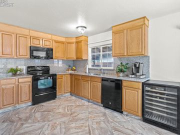 1323 Duncan Dr, Tracy, CA | Summergate. Photo 5 of 23