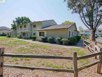 1539 Spring Valley Cmn, Livermore, CA, 94551 Townhouse. Photo 4 of 28