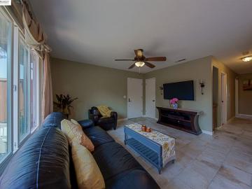 1539 Spring Valley Cmn, Livermore, CA, 94551 Townhouse. Photo 5 of 28