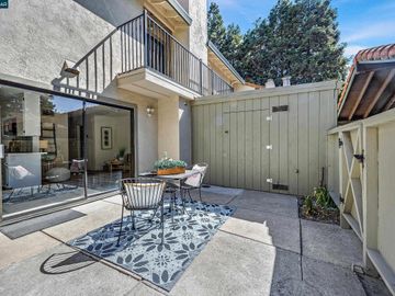 1708 Parkside Dr, Walnut Creek, CA, 94597 Townhouse. Photo 4 of 33