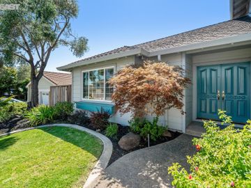 17713 Chateau Ct, Castro Valley, CA | Columbia. Photo 6 of 43