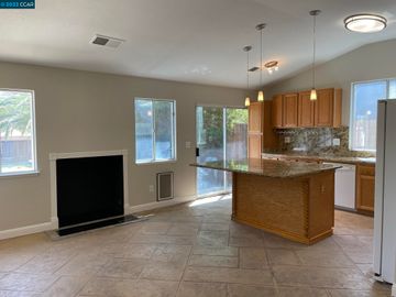 2198 Willow Ave, Pittsburg, CA | Evergreen. Photo 5 of 33