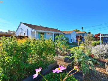 2363 Lessley Ave, Castro Valley, CA | Bay Wood. Photo 3 of 41