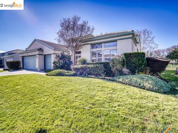 245 Apple Hill Dr, Brentwood, CA | Summerset. Photo 3 of 50