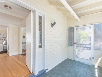 3043 Logan St, Oakland, CA | Foothill. Photo 5 of 31