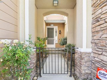 3651 Pinon Canyon Ct, Castro Valley, CA, 94552 Townhouse. Photo 5 of 47