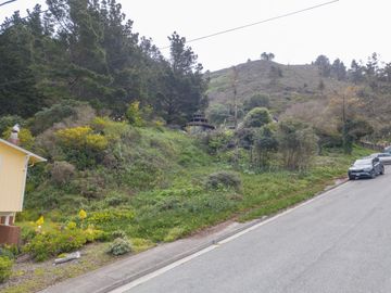 375 Lower Lot Reichling Ave, Pacifica, CA