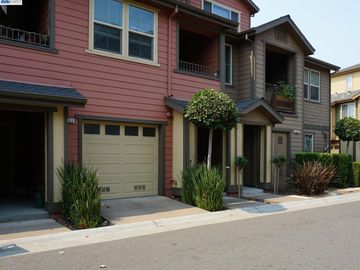 6083 Old Quarry Loop, Oakland, CA, 94605 Townhouse. Photo 3 of 27