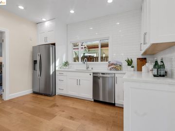 692 57th St, Oakland, CA | North Oakland. Photo 6 of 25