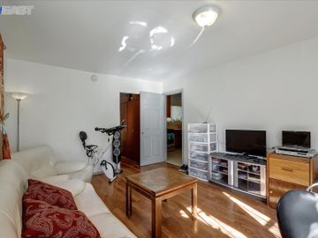 703 33rd St, Oakland, CA | Oakland. Photo 5 of 40
