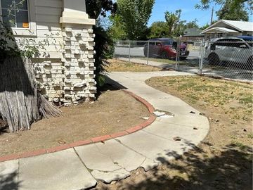 915 Pacific St, Bakersfield, CA | . Photo 5 of 14